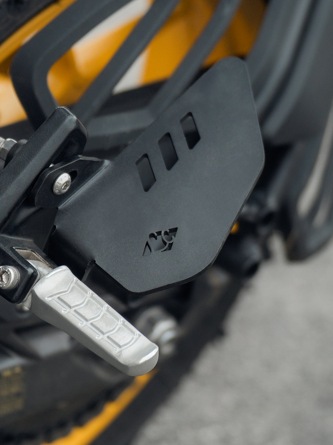 Legundary Apache RTR310 Bolter Foot Rest