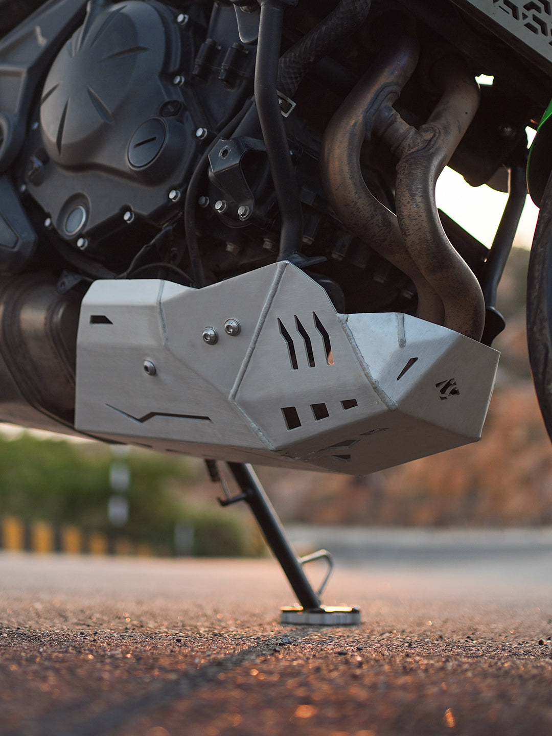 Legundary Kawasaki Versys 650 Vambrace Bash Plate Silver