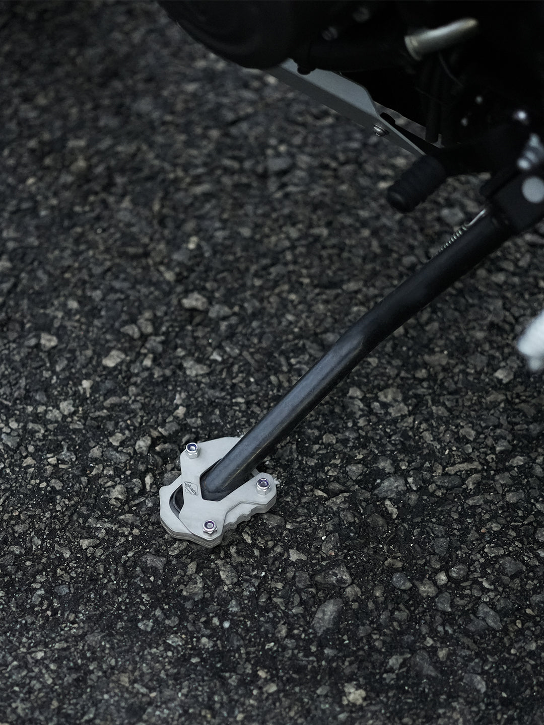 Legundary Triumph Tiger 660 Brogue Side Stand Base