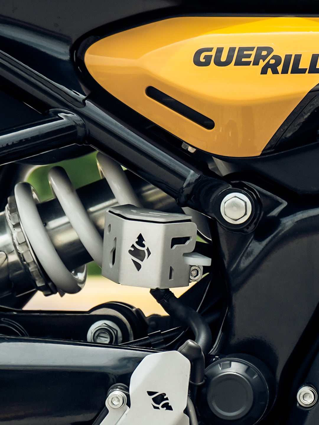 Legundary RE Guerrilla 450 Casque Rear Oil Cap