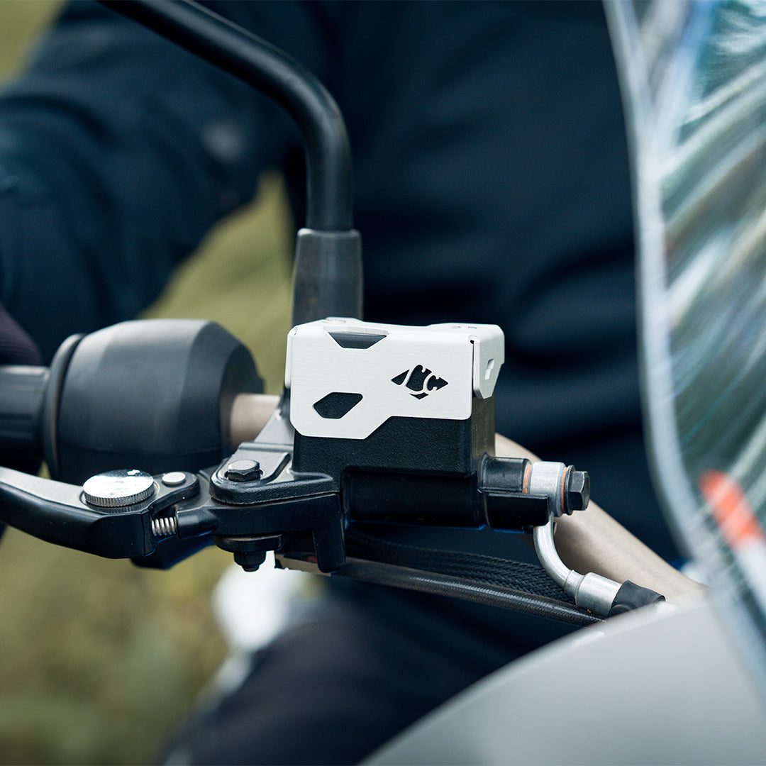 Legundary TVS APACHE RTX 300 TRICORN FRONT OIL CAP