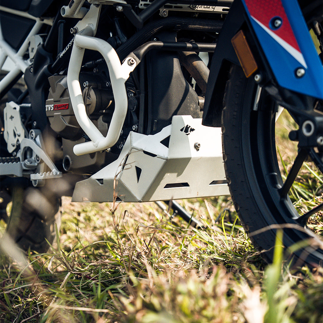 Legundary TVS APACHE RTX 300 VAMBRACE BASHPLATE SILVER