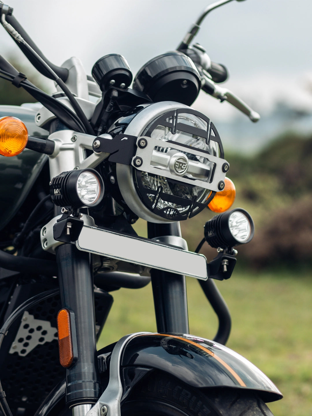 Legundary Super Meteor 650 Cosmic Headlight Grill