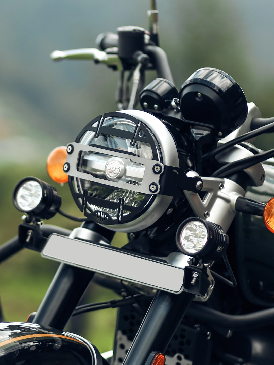 Legundary Super Meteor 650 Cosmic Headlight Grill