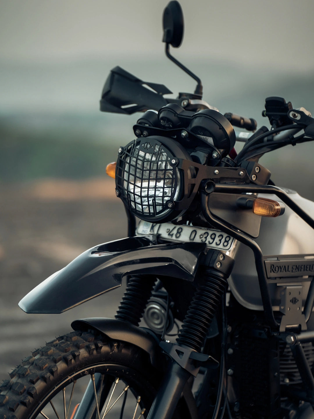 Legundary Himalayan Mig Headlight Grill Bs6