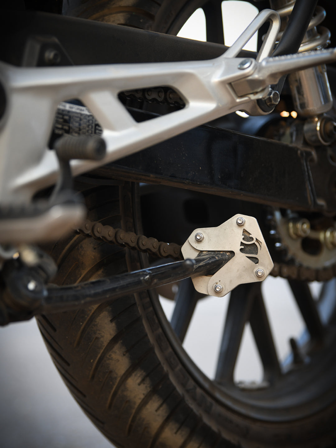 Legundary Hness Brogue Side Stand Base