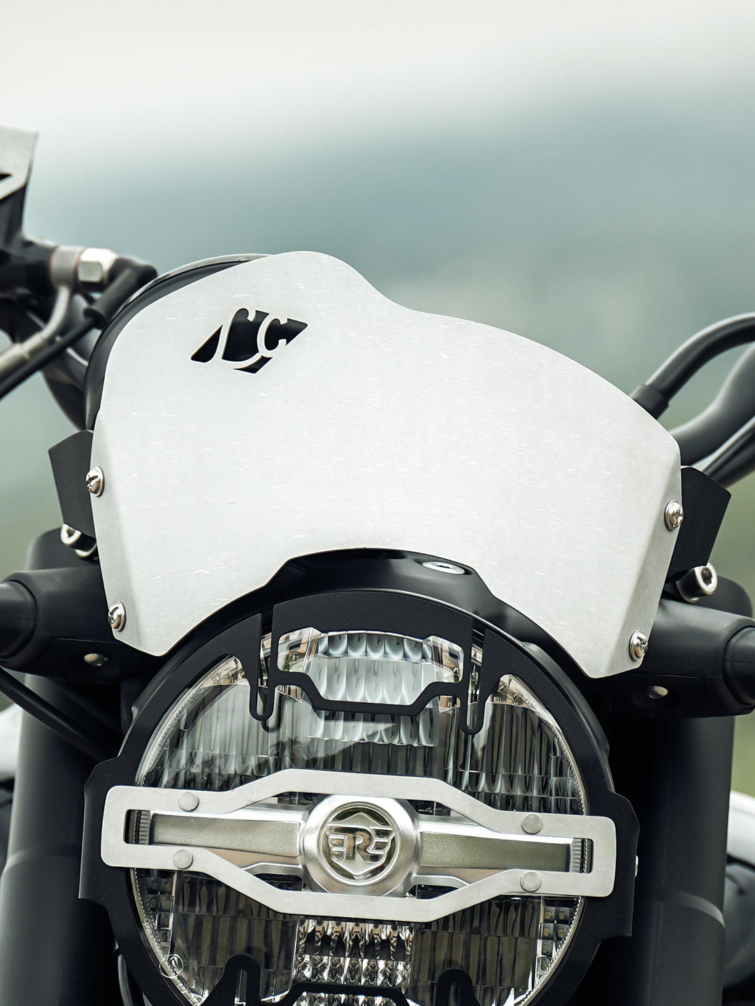 Legundary Royal Enfield Guerrilla 450 Visor | Bandidos Pitstop