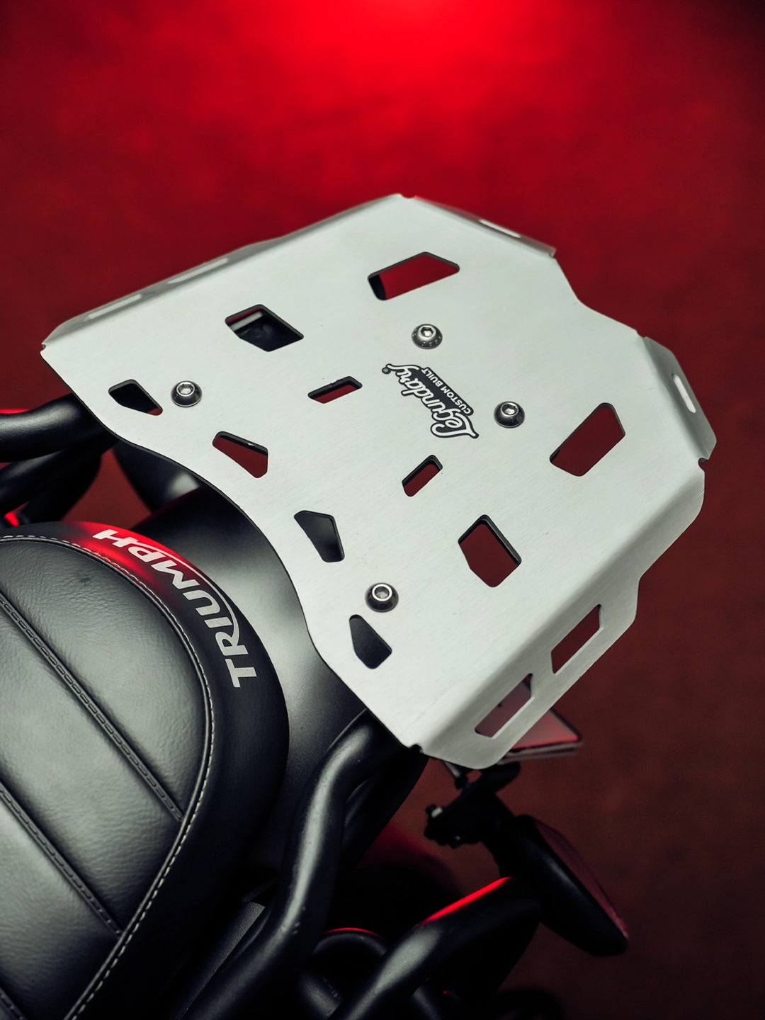 LCB Triumph Speed 400 Carrier – Bandidos pitstop