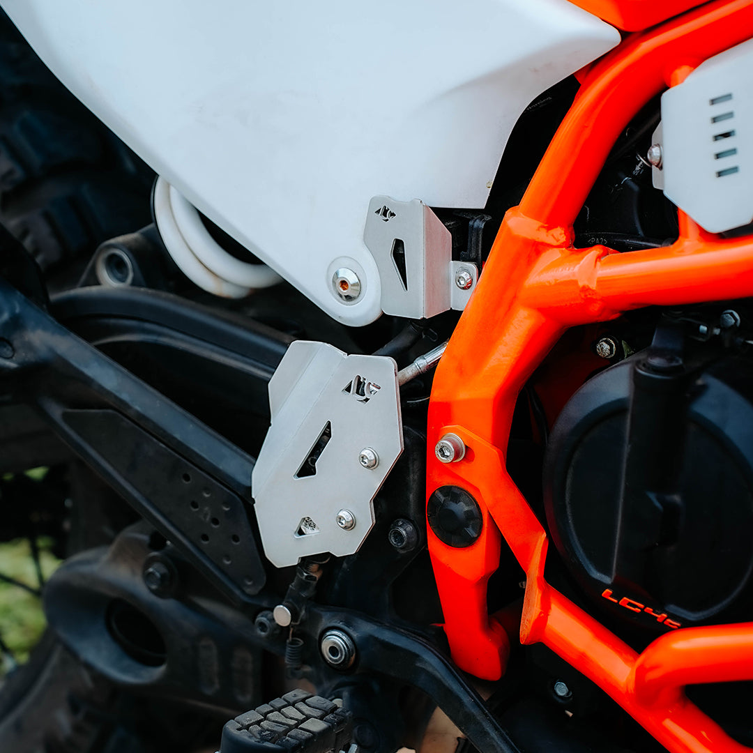 Legundary KTM 390 Enduro R Titan Master Cylinder Guard Silver