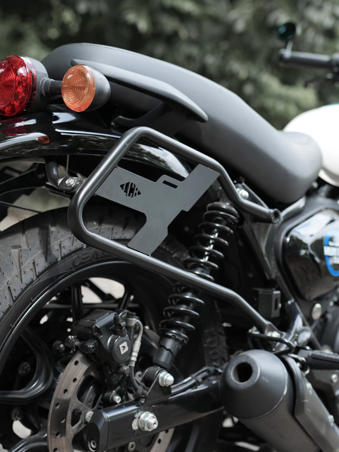 Thunderbird 350 saddle bag top stay